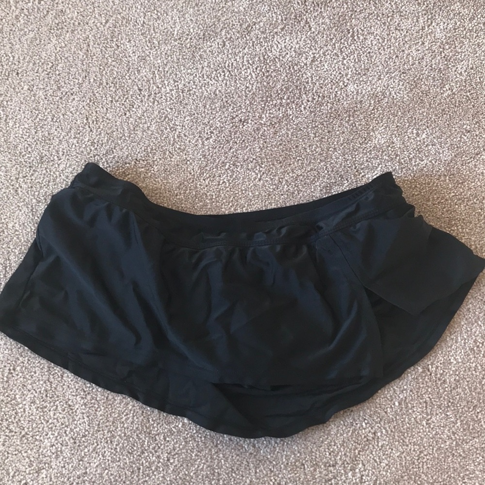 Maternity swim bottoms with skirt